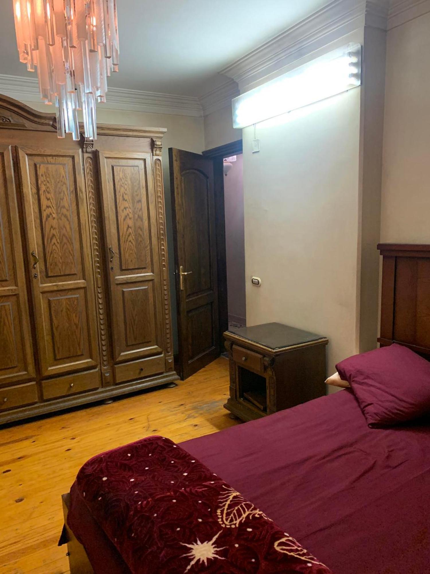 شقه فندقيه في شارع العشرين فيصل قريبه من الأهرامات والجيزه Apartment